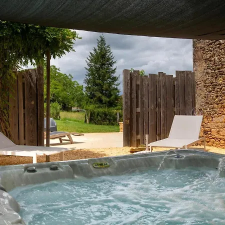 Rustic In With Jacuzzi Casa vacanze Loubejac