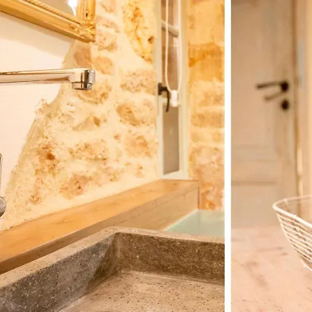 Rustic In With Jacuzzi *